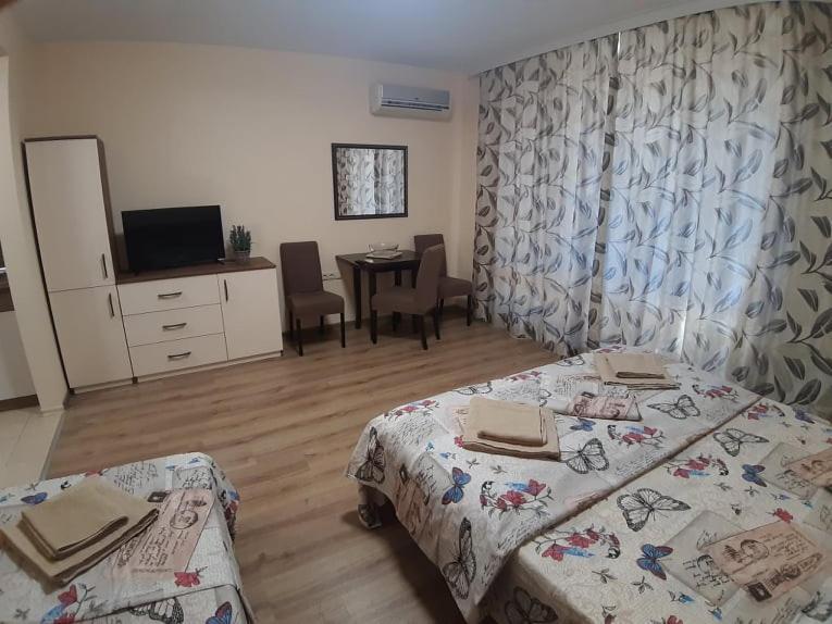 Студио-"Ziko" Pomorie Luaran gambar